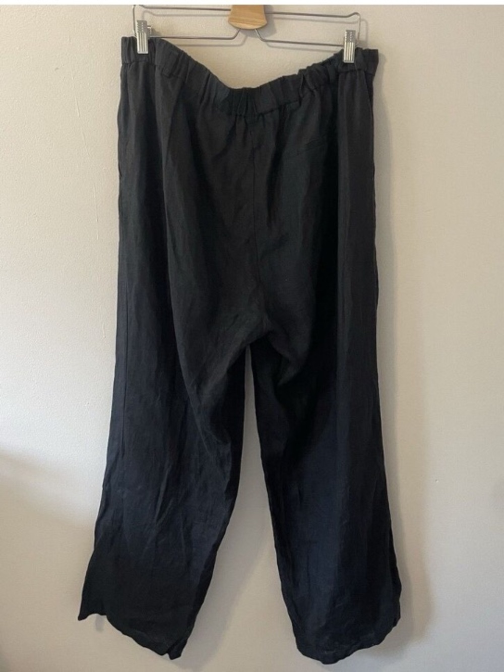 Quince 100% European Linen
Pleated Trouser Sz 16 Black
Minimalist Pants - Picture 10 of 10